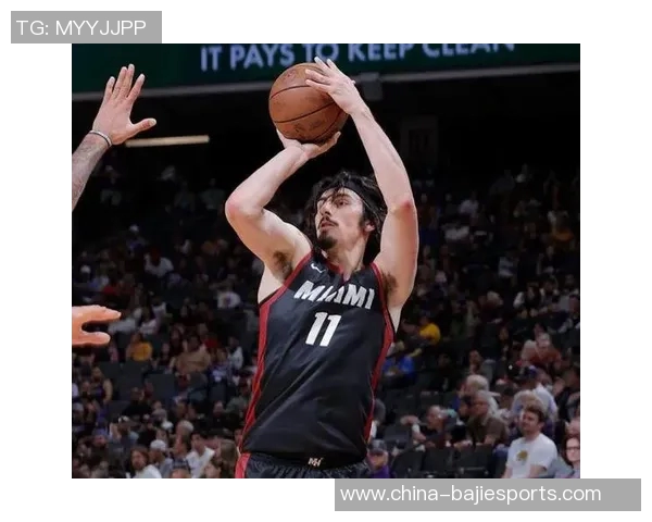 哈克斯高效表现12投10中砍下22分2篮板7助攻助球队获胜